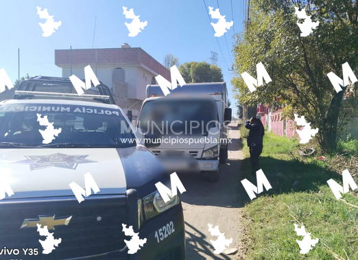 Policías y Marina frustran robo de camión de carga en Texmelucan