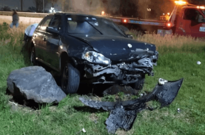 Chocan Pointer y moto sobre Periférico