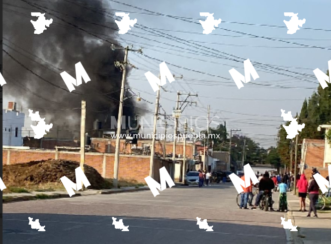 Incendio en Xalmimilulco moviliza a cuerpos de emergencia de Huejotzingo