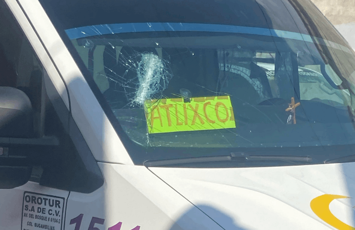 En Atlixco encapuchados atacan unidad del transporte público 