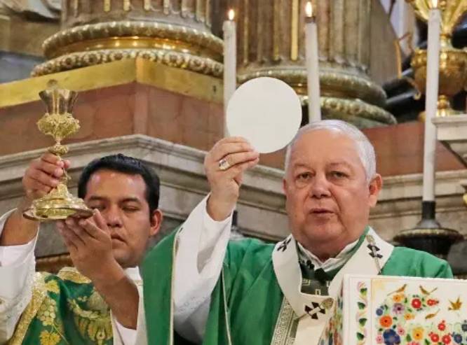 Pide arzobispo conservar tradición de Todos Santos