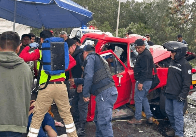 Choque frontal deja un muerto y dos mujeres lesionadas en El Seco