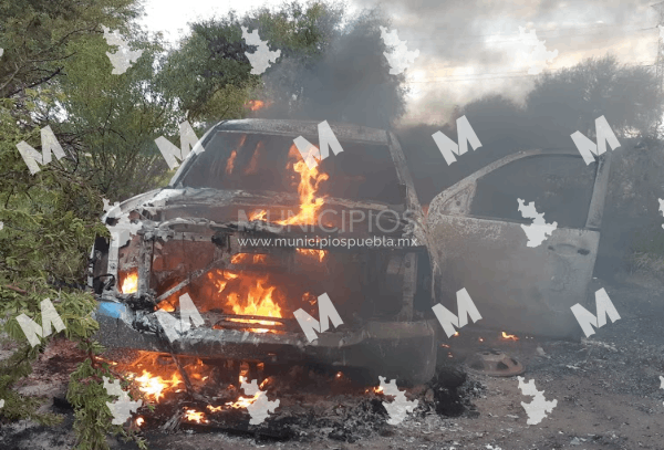 Hallan cuerpo calcinado en la batea de camioneta en Yehualtepec