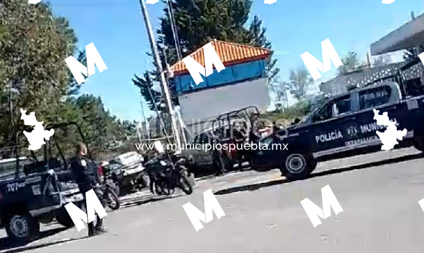 Tras persecución policías del Edomex recuperan vehículo en Tlahuapan