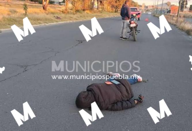 Joven motociclista derrapa sobre la federal México-Puebla