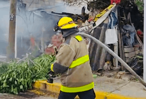 Incendio en Atlixco moviliza a cuerpo de bomberos 