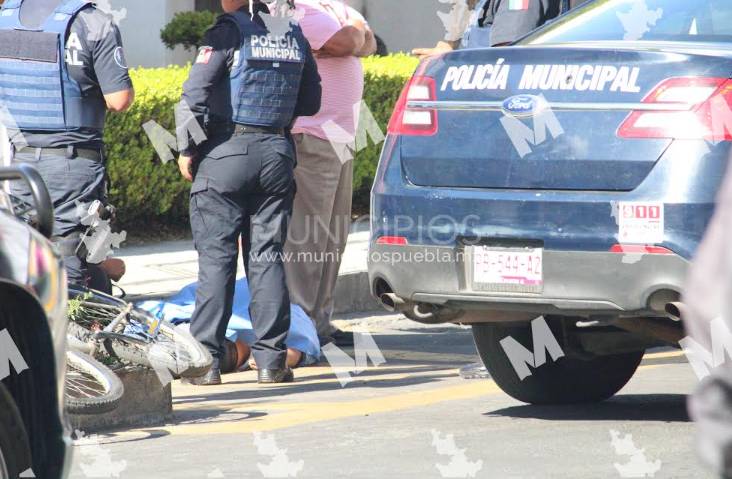 Fallece taquero frente a la UPAEP en la colonia Santiago