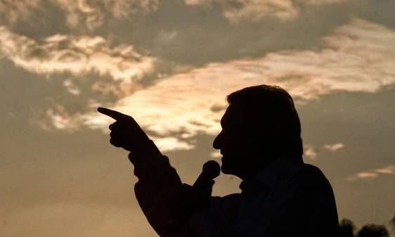 La marcha de AMLO, la encuesta de El País, el efecto Chivas-América