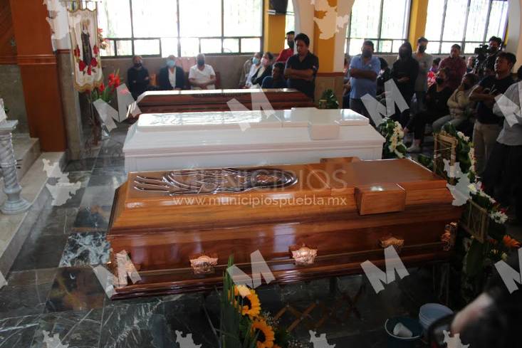 Despiden con misa a los jóvenes ejecutados de Xochimehuacan