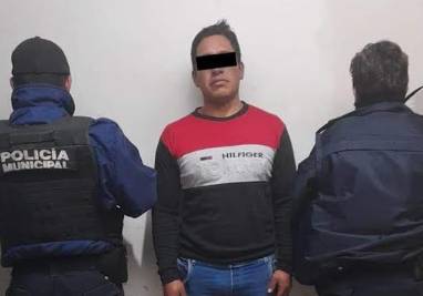 En Tlalancaleca asegura a hombre por narcomenudeo