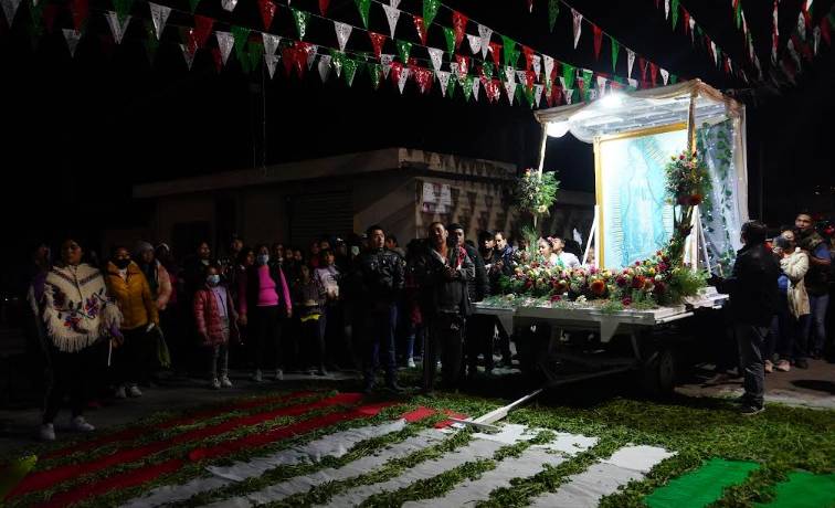 Tras pandemia realizan procesión nocturna en honor a la virgen de Guadalupe en Tecamachalco