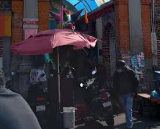 Norma Layón plantea remodelación del mercado en Texmelucan