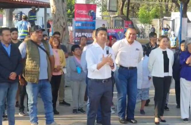 Rivera da banderazo de inicio a la rehabilitación de parque en San Baltazar Campeche