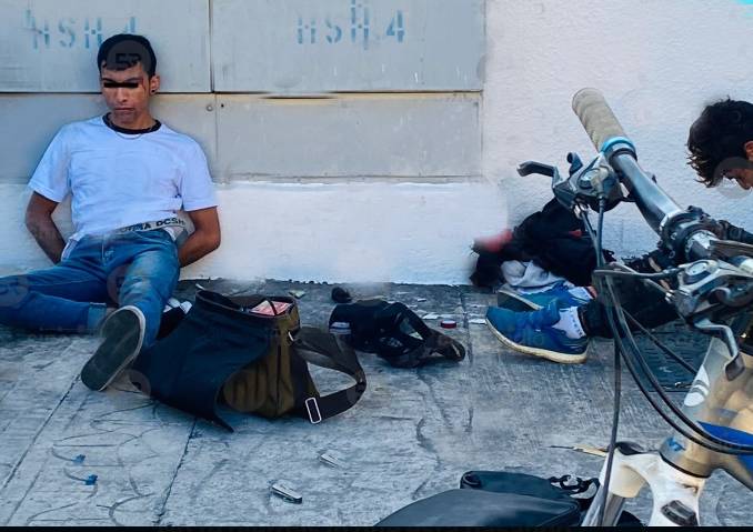 Vecinos detienen y amarran a 2 jóvenes por robar bicicletas en Los Héroes