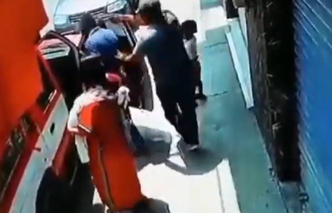 VIDEO Así ejecutan a indígena triqui en calles de Oaxaca