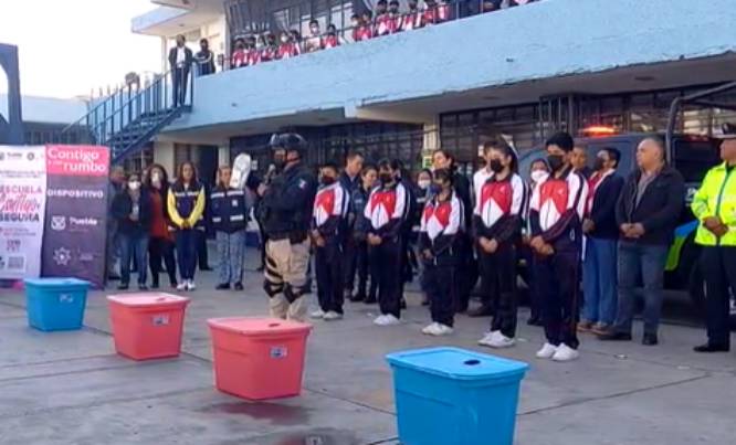 Rivera presenta en la escuela Héroes de la Reforma el Rally por tu seguridad