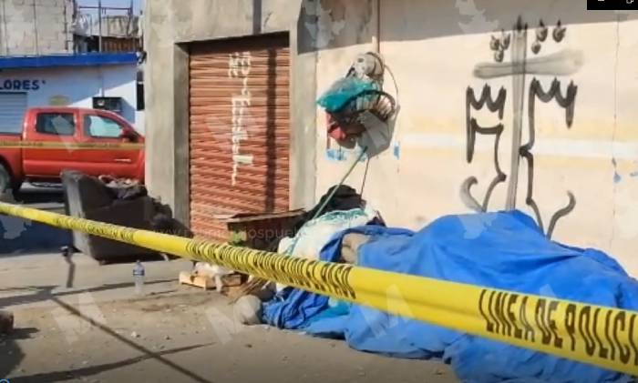 Fallece El Chucky en un sillón donde dormía en calles de Puebla capital