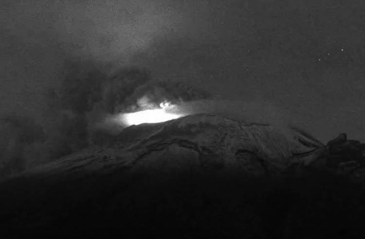 Registran caída de ceniza del Popocatépetl en Tetela del Volcán