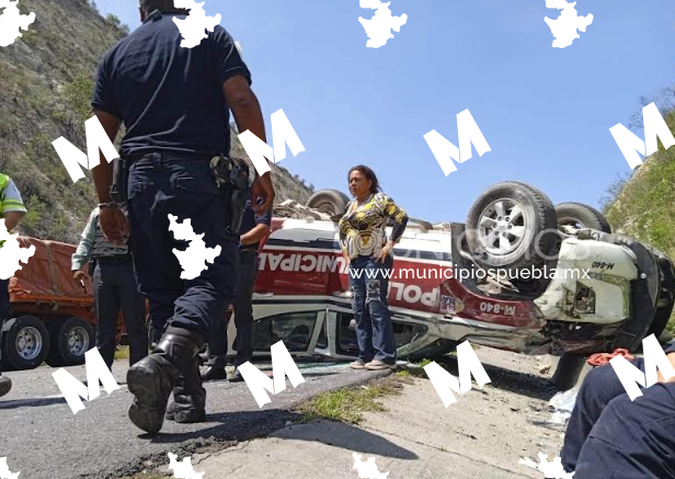 Vuelca patrulla de Tehuacán en la Cuacnopalan-Oaxaca; hay 4 policías lesionados 