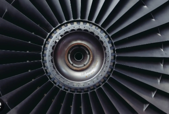Turbina de avión succiona y mata a trabajador en aeropuerto de EU