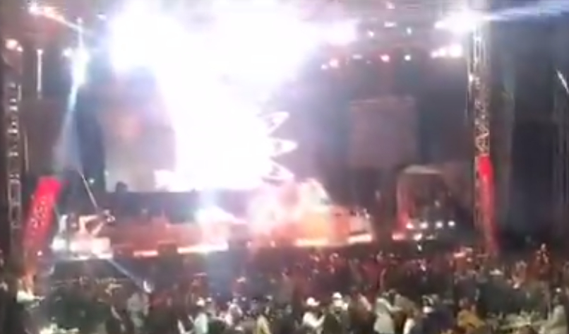 VIDEO Se registra balacera en concierto de la feria patronal en Libres