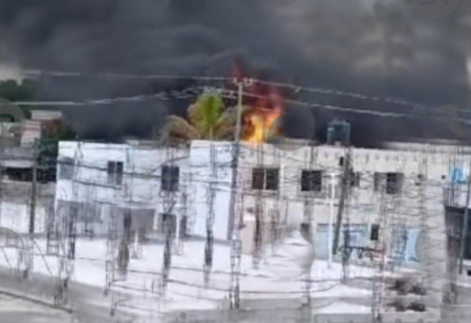 Fuego consume bodega y casa en Acatzingo