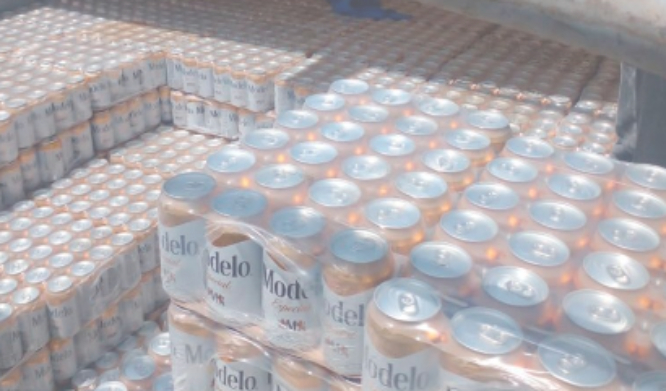 VIDEO Confiscan tráiler con cerveza clonada en Oaxaca