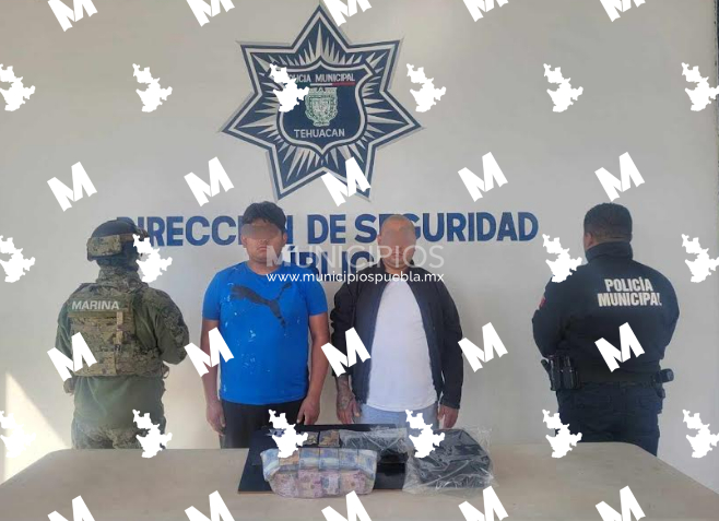 Cae par de sujetos con casi un millón de pesos y arma de fuego en Tehuacán