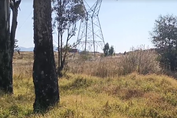 Hallan cuerpo sin vida en torre de alta tensión en Calpulalpan, Tlaxcala