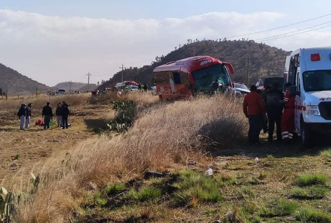 Choque entre ADO y auto deja un muerto en la federal Amozoc-Teziutlán