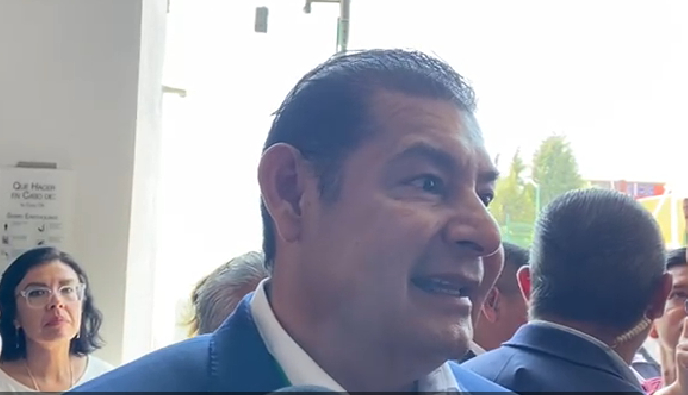 Gobierno de Puebla se reúne con el de Oaxaca para compartir información