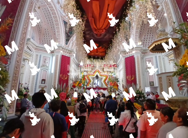 Fieles arriban al Santuario de la Preciosa Sangre de Cristo en El Verde