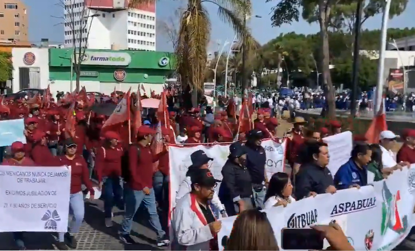 Miles de trabajadores marchan en Puebla por el Día Internacional del Trabajo