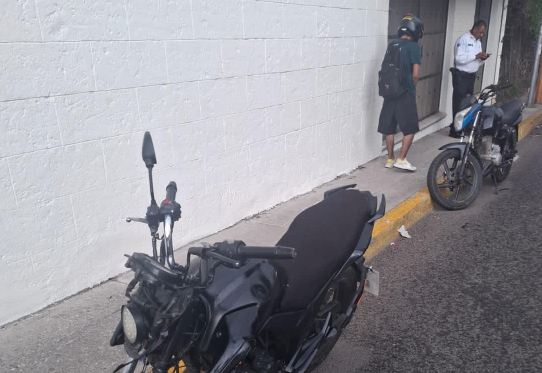 Cae mujer con droga y moto robada en Atlixco