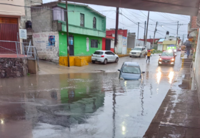 Lluvias generan encharcamientos en puentes de Texmelucan