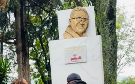 El Zar de las Gelatinas tiene busto en Metepec, Atlixco
