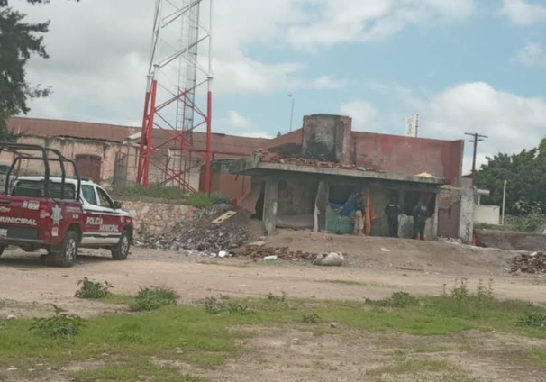 Personas en situación de calle se encuentran invadiendo terrenos baldíos en Tehuacán