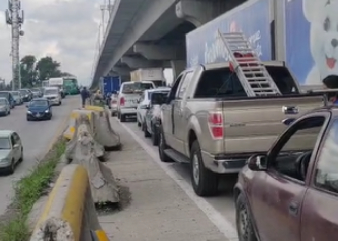 Se registra bloqueo en la México-Puebla por manifestación en Villa Frontera