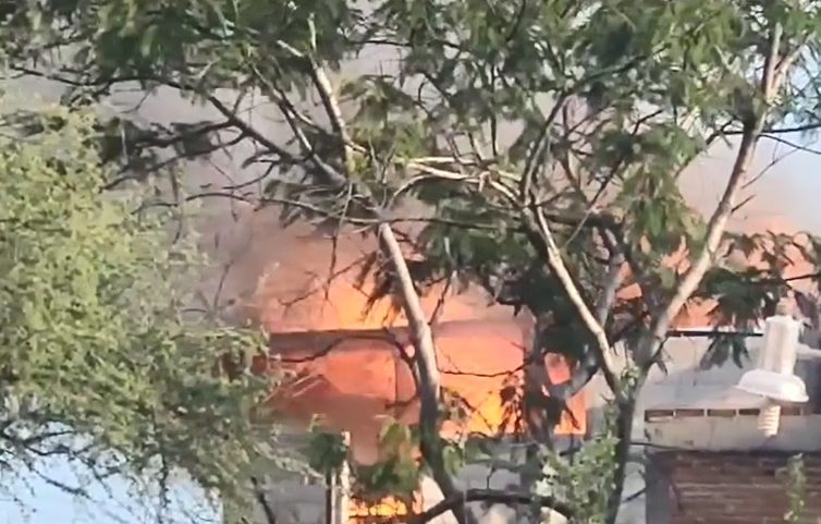 Lluvias apaga incendio en Acatlán