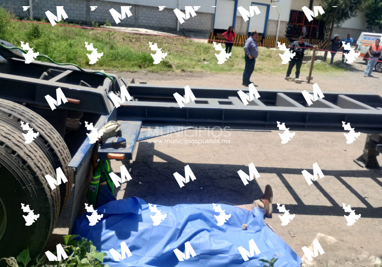 Sujeto muere aplastado por caja de tractocamión en la colonia Libertad