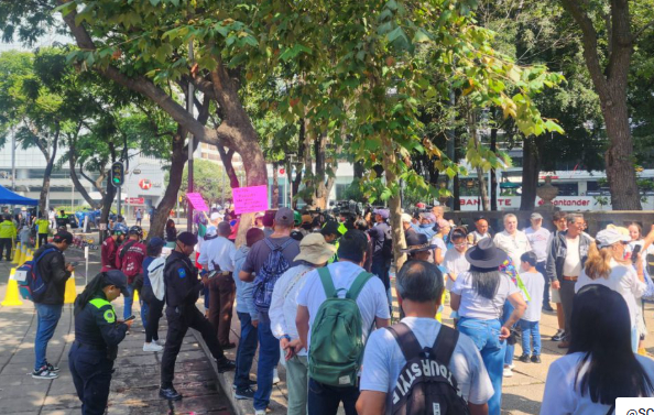 Miles marchan este 10 de agosto en México exigiendo el abasto de medicamentos