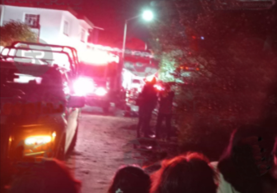Mujer cae a barranca en la colonia Joaquín Colombres