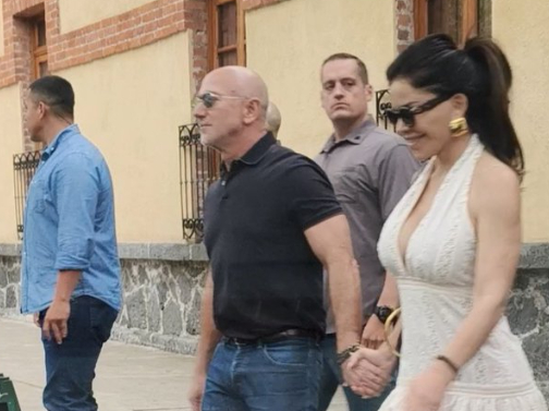 Jeff Bezos, dueño de Amazon, y Lauren Sánchez visitan la Casa Azul de Frida Kahlo en CDMX
