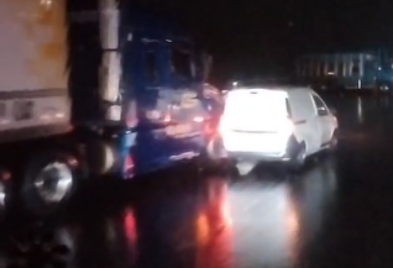 Accidente en la autopista México-Puebla genera asentamiento vehicular