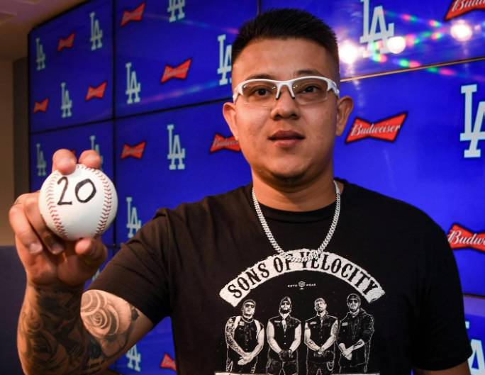 Arrestan al pitcher mexicano de los Dodgers Julio Urías por violencia doméstica