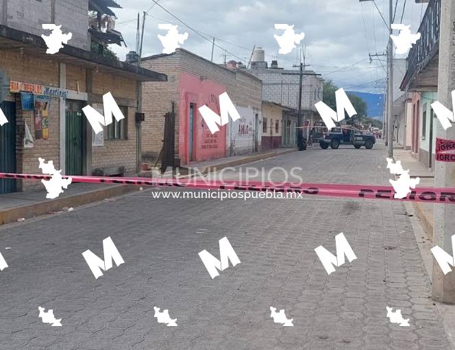 Muere narcomenudista en enfrentamiento con la policía en Zinacatepec 