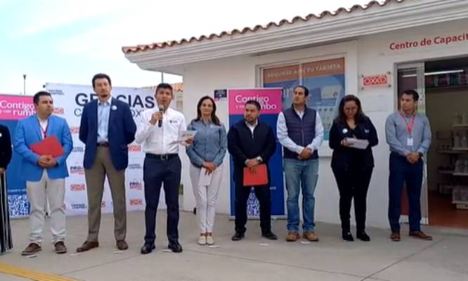 Dona Oxxo 741 mil pesos para área de rehabilitación pulmonar en Puebla: Rivera