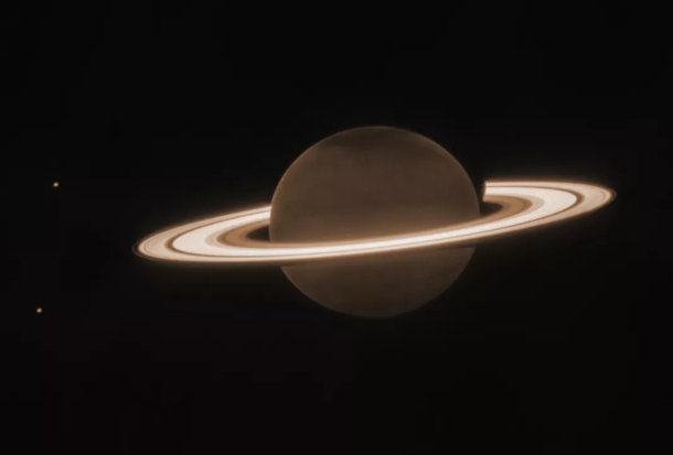 Telescopio espacial James Webb capta impresionante imagen de Saturno