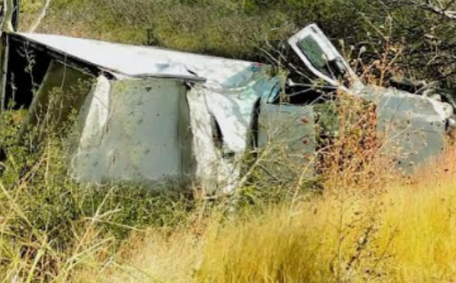 Volcadura en la Izúcar-Acatlán deja un lesionado