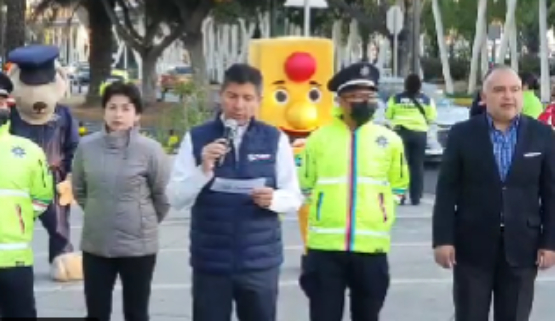 Rivera encabeza el operativo Escuela Segura en Puebla capital